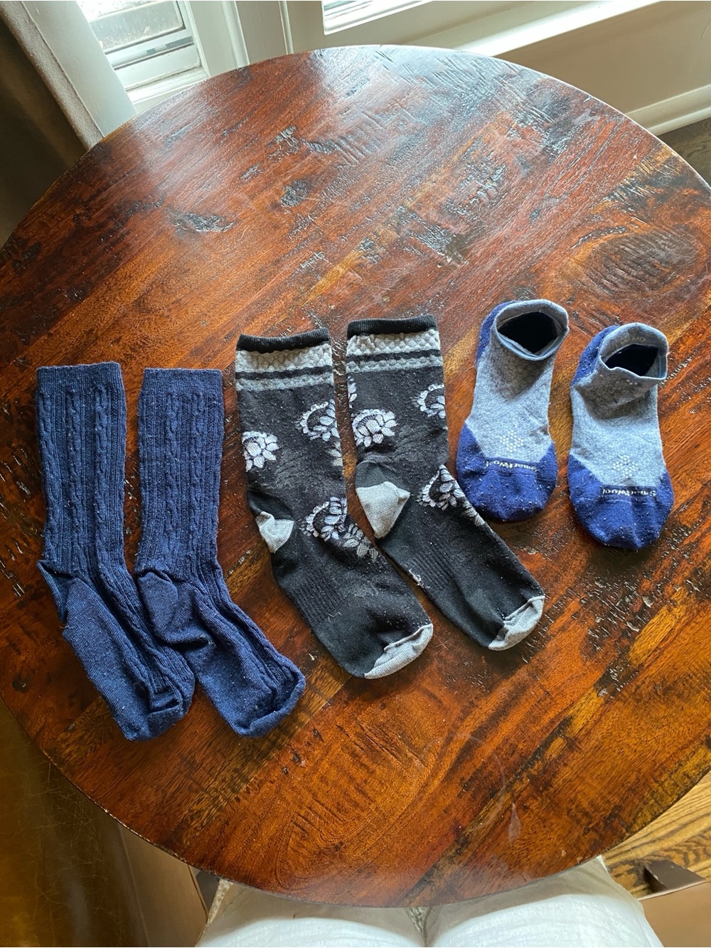 Smartwool women’s merino wool socks sock lot size medium outdoors hiking skiing